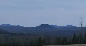 Vue du mont Round Top depuis la route du Moulin à Audet.