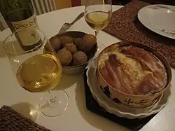 Mont d'Or chaud, avec savagnin du vignoble du Jura