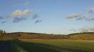 Vue du mont de Berru depuis le fort de la Pompelle (sud)
