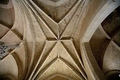 Plafond de la 2e travée du collatéral : voûte à liernes et tiercerons