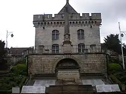 Le monument aux morts.