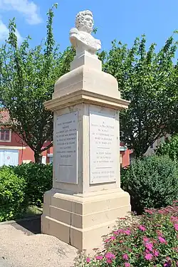 Statue en l'honneur de Puthod.