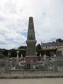 Le monument aux morts.