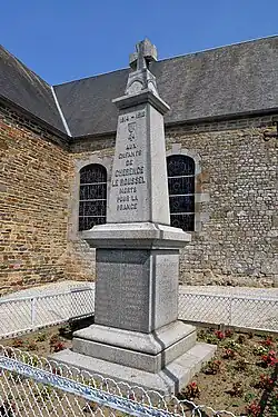 Le monument aux morts.