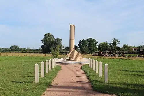 Monument de la libération de la commune.