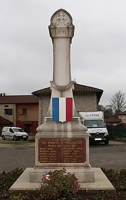 Monument aux morts.