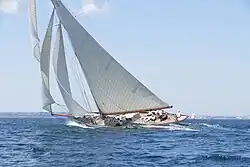 Moonbeam IV dans la rade de Brest.