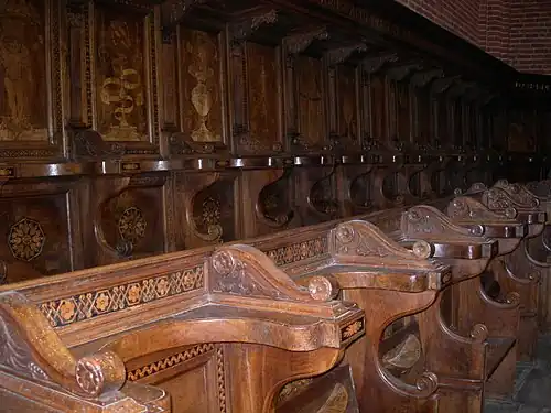 Les stalles du chœur.