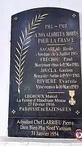 Plaque à la mémoire des Razenguois morts pour la France.