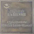 Moulin Saint-Marcel, plaque située au niveau du 2, avenue des Gobelins.