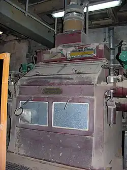 Moulin à blé moderne (Le Muy).