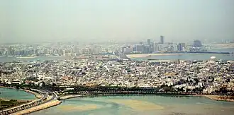 Île de Muharraq avec Manama au fond.