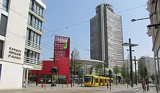Porte Jeune et la tour de l'Europe.