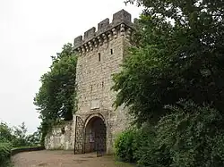 Tour d'entrée fortifiée, XIIIe siècle (tour du Parvis)