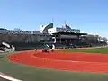Vue du stade depuis la piste d'athlétisme