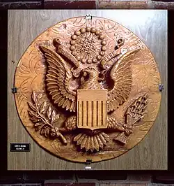 Réplique du Grand Sceau, à la résidence de l'ambassadeur américain à Moscou, National Cryptologic Museum, Fort Meade, Maryland.