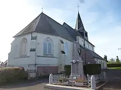 L'église et le monument aux morts
