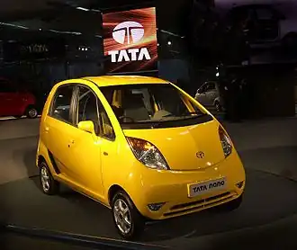 Photo d'une Tata Nano jaune.