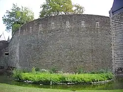 Mur construit après l'explosion de 1800.