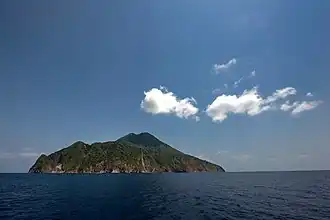 L'île de Narcondam vue depuis le sud.