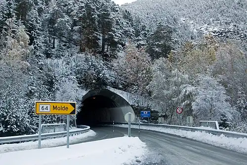 Route départementale 64 au tunnel du Nebb à Åndalsnes.