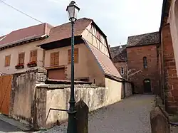 Partie du bâtiment conventuel de Saint-Adelphe (XIIe-XIIIe), 21 rue des Cigognes.