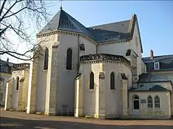 Vue extérieure du chœur de la chapelle.