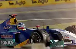 Photo du cockpit d'une monoplace bleue