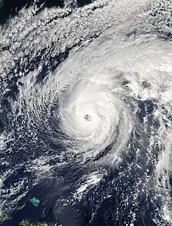 Nicole à son apex le 12 octobre à 17 h 50 UTC.