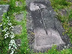 Dalle funéraire où repose Ursula Zu Triebel, abbesse du couvent.