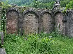 Façade principale du couvent.