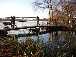 La promenade et au fond le Västerbron.