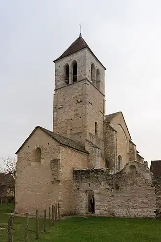 Notre-Dame de Lancharre et son clocher « décentré ».