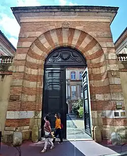 Hôtel de Nupces : portail.