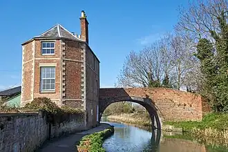 Le pont de Nutshell sur le canal.