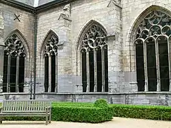 Entrée du cloître de la Basilique Notre-Dame de Maastricht.
