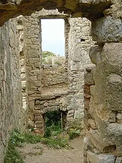 Vue de l'intérieur des ruines.