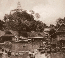 Un khlong (canal) au pied du Wat Saket au XIXe siècle, vers 1850