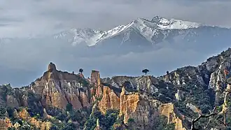 Orgues sur fond de Canigou.