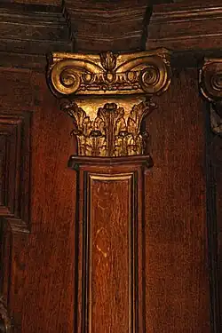 Chapiteau composite.