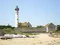Le phare et la promenade Pierre Duport à Ouistreham.