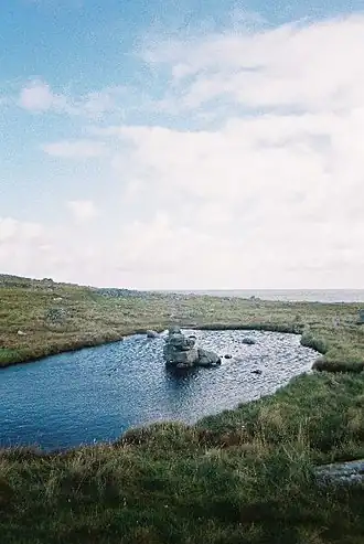 Loch sur l'île de Housay