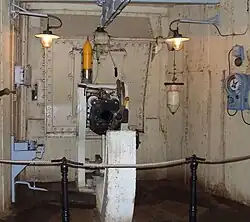 Lance-bombes de 135&nbsp;mm du bloc 9, vue intérieure.