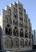La Overstolzenhaus à Cologne (Allemagne), datée de 1230.