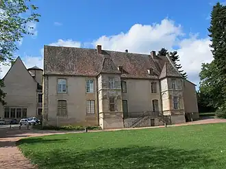 Arrière du bâtiment.