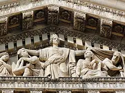 Palais de justice, détail fronton.