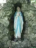 Une statuette de Notre-Dame-de-Lourdes en Pologne