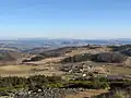 Panorama vers le sud (au premier plan : Saint-Laurent ; à l'horizon, à gauche, le mont Lozère).