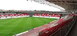 Tribune Est du Parc Y Scarlets, vue d'une suite VIP.