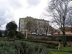 Parco e Palazzo Cesarini-Sforza.